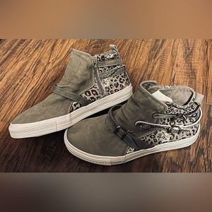Blowfish high top slip on